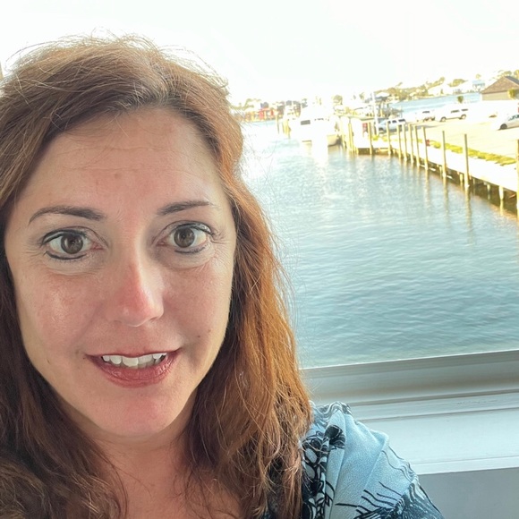 Meet your Posher, Jennifer - Picture 5 of 9